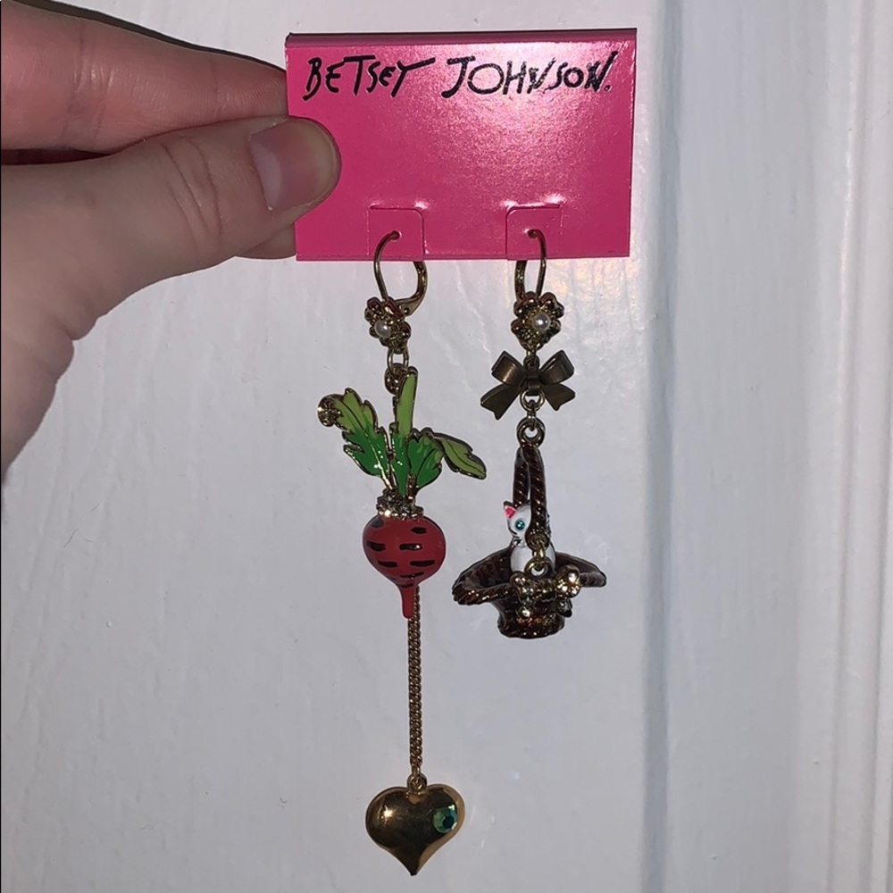 NWT Betsey Johnson earrings